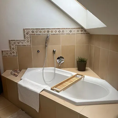 Chez Ellie- Naehe Nuerburgring, Rhein, Ahr, Eifel דירה